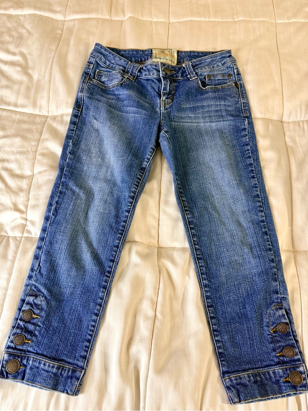 Y2K American Rag low rise denim capri jeans button detail preppy casual trendy 5